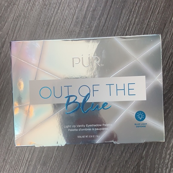 PUR Out Of The Blue Light Up Eyeshadow Palette - Picture 3 of 9